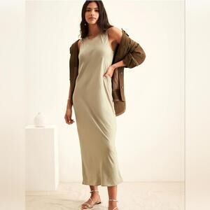 Banana Republic Bias-Cut Midi Dress in Feather Grey Taupe Size XS Regular